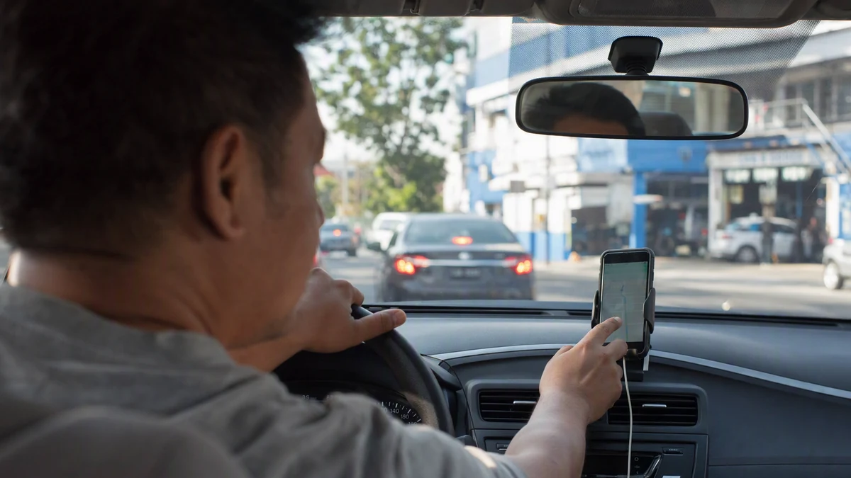 Sua oficina existe no Waze e no Apple Maps? O Google deixou de ser o único mapa que importa